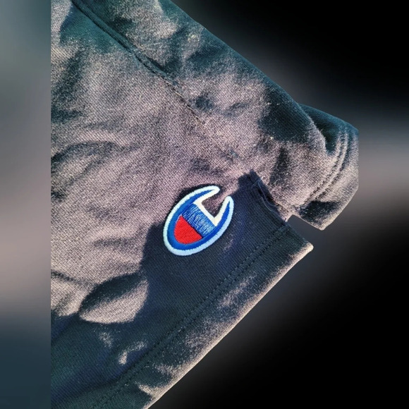 Champion navy blue  shorts Large - Picture 7 of 7
